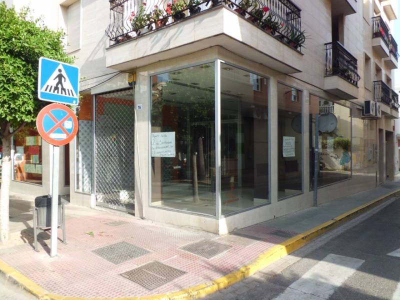 Local commercial dans El Ejido, Almería à louer Photo de l’immeuble– Image 1 sur 5