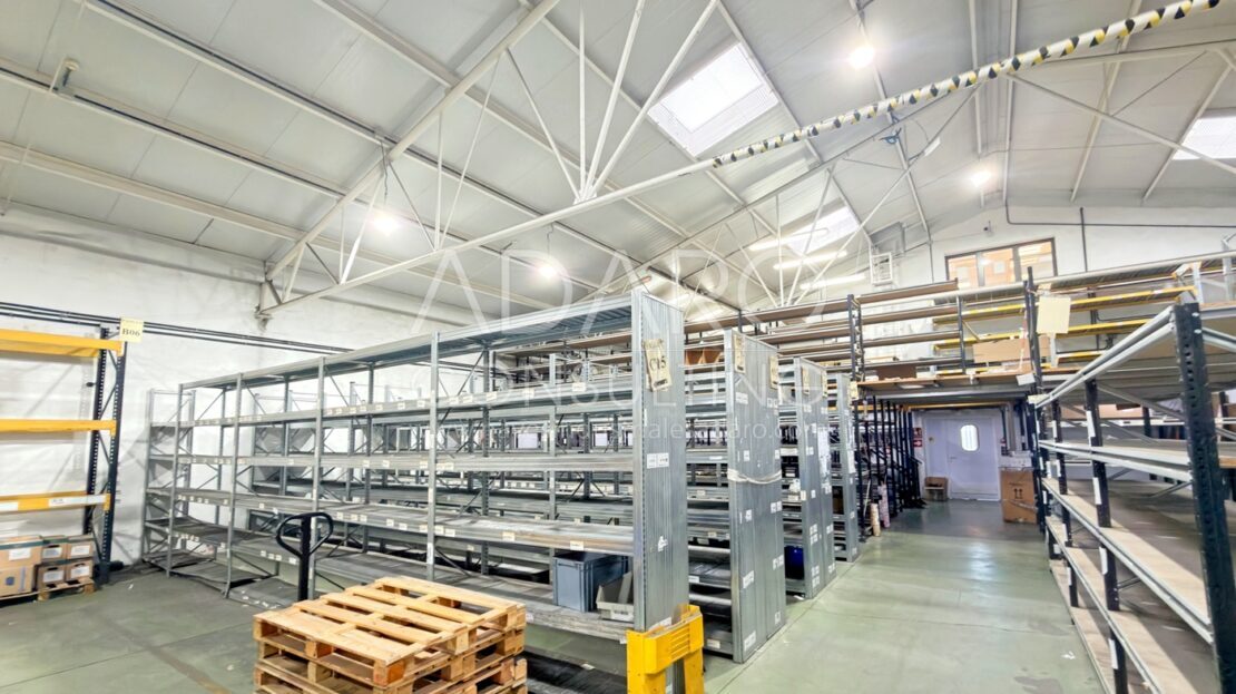 Industriel/Logistique dans Torrejón de Ardoz, Madrid à vendre Photo principale– Image 1 sur 5