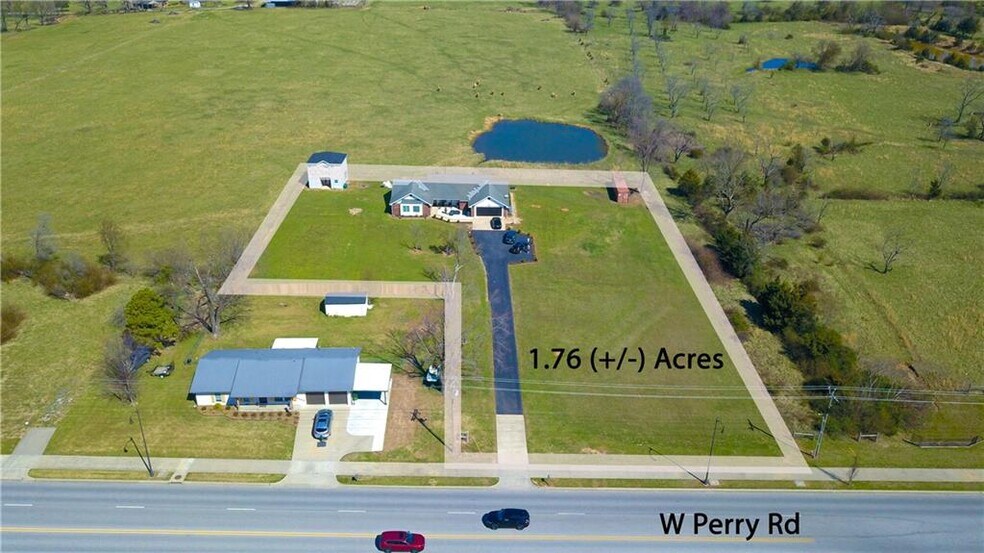 2449 W Perry Rd, Rogers, AR à vendre - Photo de l’immeuble – Image 2 sur 9