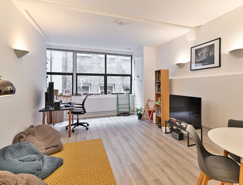 7-8 White Church Passage, Londres à vendre - Photo intérieure – Image 2 sur 4