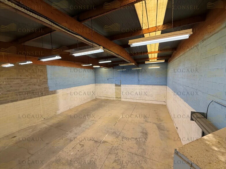 Local d’activités dans Émerainville à louer - Photo intérieure – Image 1 sur 18
