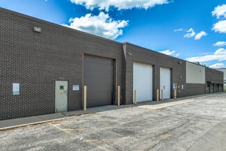 Plus de détails pour 220 Poplar Pl, North Aurora, IL - Industriel/Logistique à louer