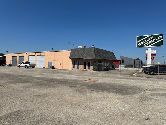 8383 Camp Bowie, Fort Worth, TX à louer - Photo de l’immeuble – Image 2 sur 8