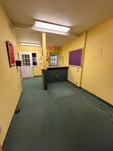 6805 Fresh Meadow Ln, Fresh Meadows, NY à louer Photo intérieure– Image 1 sur 13