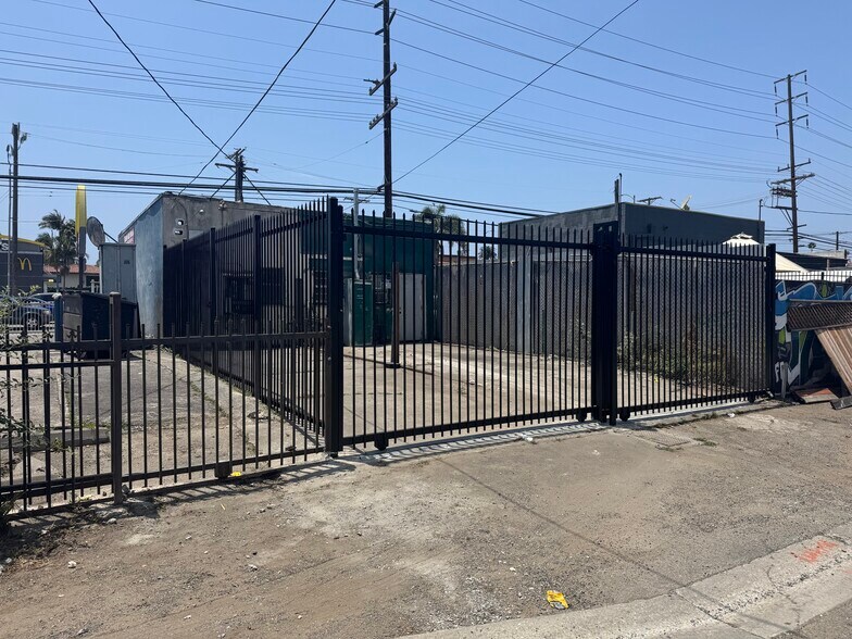 2452 Lincoln Blvd, Venice, CA à vendre - Photo de l’immeuble – Image 3 sur 4