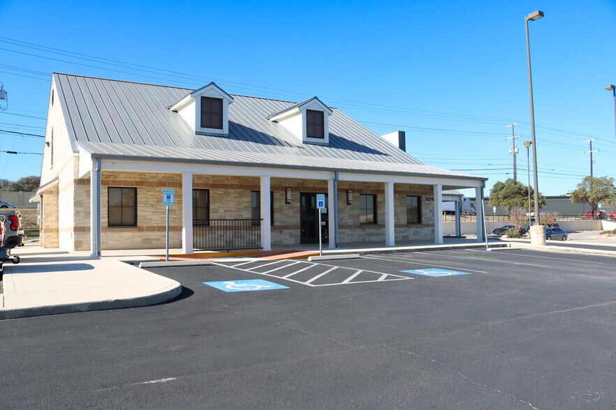 20710 N US Highway 281, San Antonio, TX à vendre - Photo de l’immeuble – Image 2 sur 8