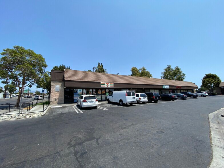 101-123 S Harbor Blvd, Santa Ana, CA à louer - Photo de l’immeuble – Image 2 sur 11