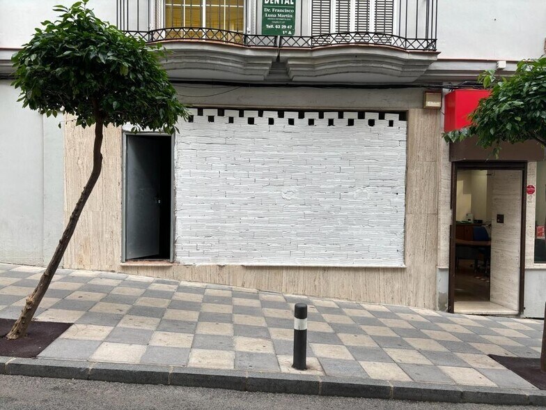 Local commercial dans Algeciras, Cádiz à vendre - Photo de l’immeuble – Image 2 sur 5