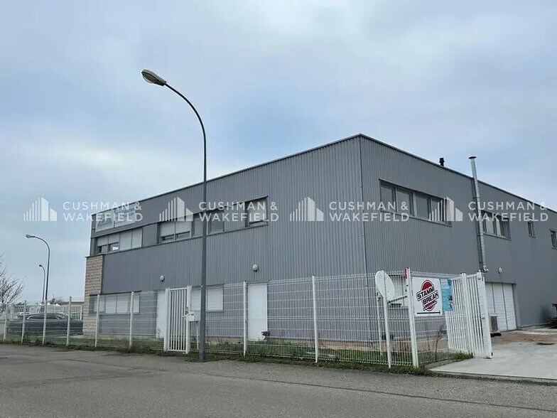 Local d’activités dans Griesheim-près-Molsheim à louer - Photo de l’immeuble – Image 2 sur 9