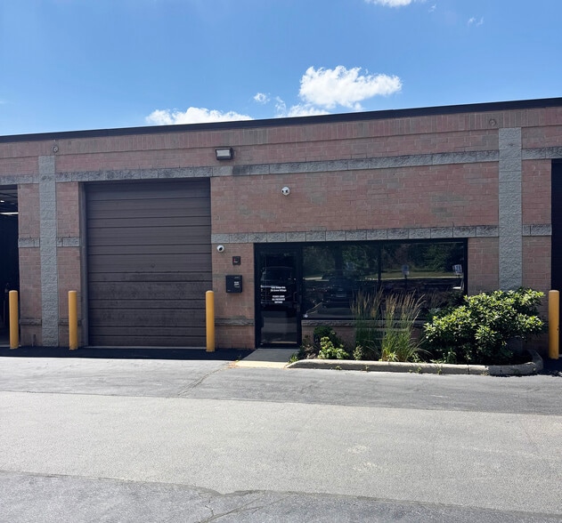 1340-1358 Ridge Ave, Elk Grove Village, IL à vendre - Photo de l’immeuble – Image 1 sur 3