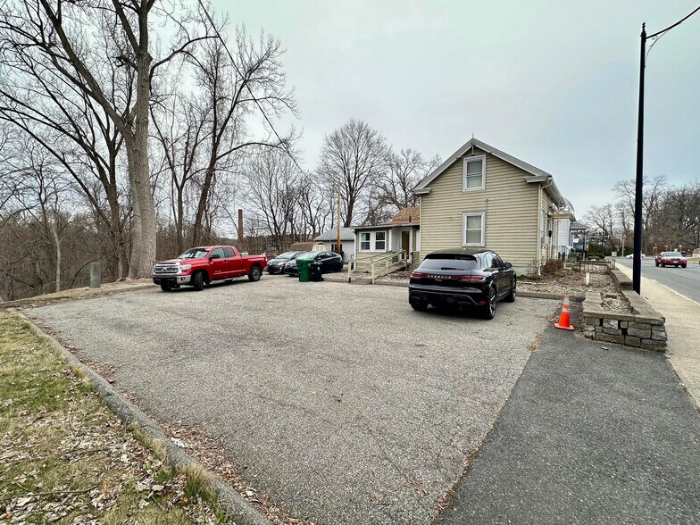 799 Front St, Chicopee, MA à louer - Photo de l’immeuble – Image 3 sur 18