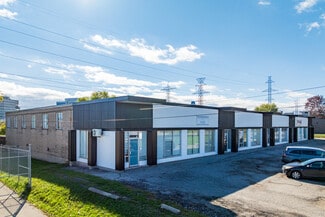 Plus de détails pour 81 Brisbane Rd, Toronto, ON - Industriel/Logistique à vendre