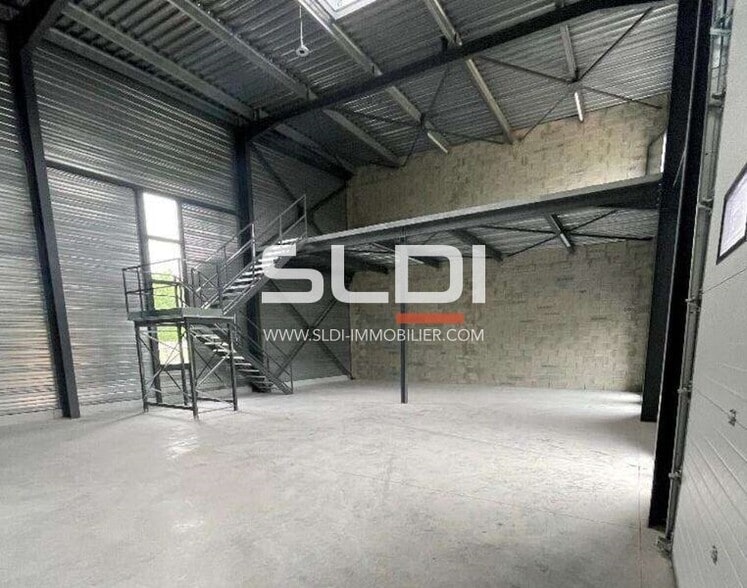 Industriel/Logistique dans Bourgoin-Jallieu à vendre - Photo intérieure – Image 3 sur 3