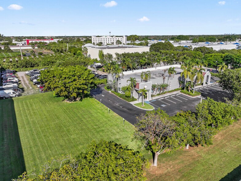 13250 SW 135th Ave, Miami, FL à vendre - Photo de l’immeuble – Image 1 sur 85