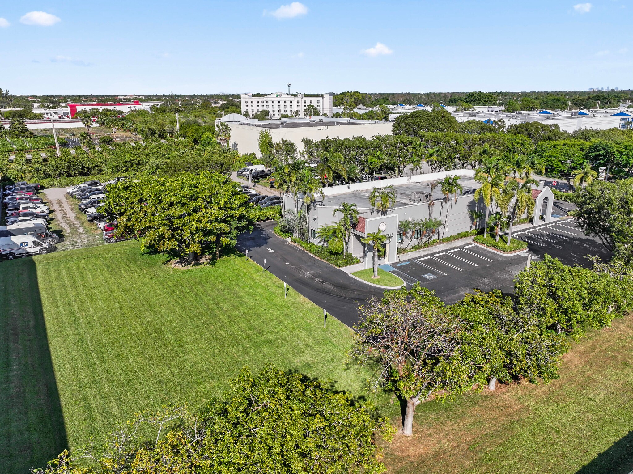 13250 SW 135th Ave, Miami, FL à vendre Photo de l’immeuble– Image 1 sur 86