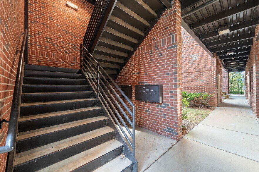 3604 Shannon Rd, Durham, NC à louer - Photo de l’immeuble – Image 3 sur 16