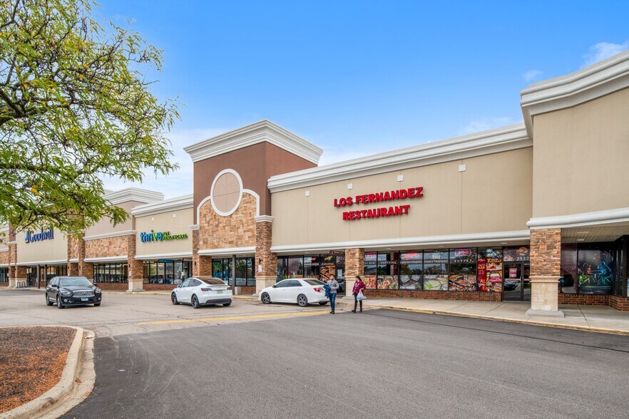 2503-2599 W Golf Rd, Hoffman Estates, IL à louer - Photo de l’immeuble – Image 3 sur 7