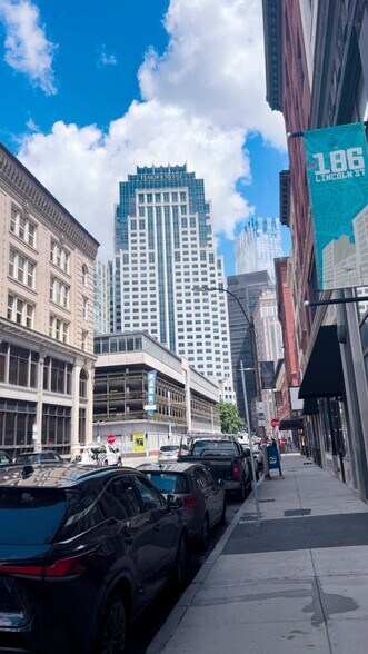 200 Lincoln St, Boston, MA à vendre - Photo de l’immeuble – Image 1 sur 9