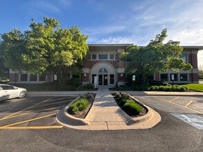 450-480 E Roosevelt Rd, West Chicago, IL à louer Photo intérieure– Image 1 sur 8