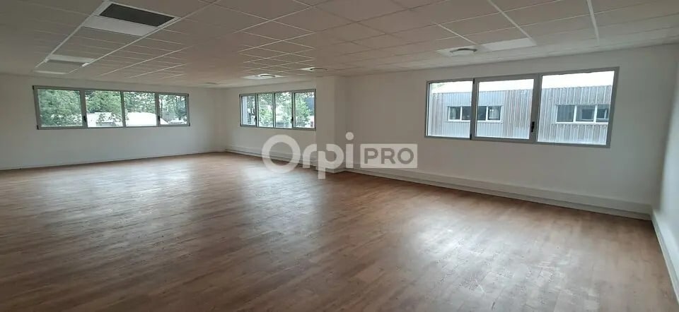 Local d’activités dans Pau à louer - Photo intérieure – Image 3 sur 11