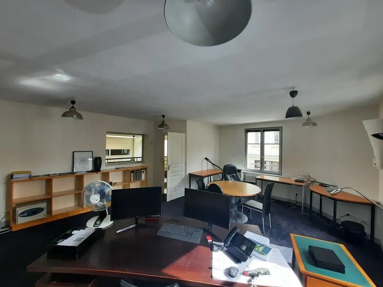 Bureau dans Rouen à vendre - Photo de l’immeuble – Image 2 sur 12