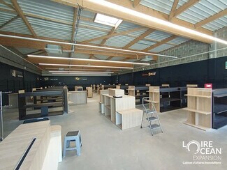 Plus de détails pour Local commercial à louer