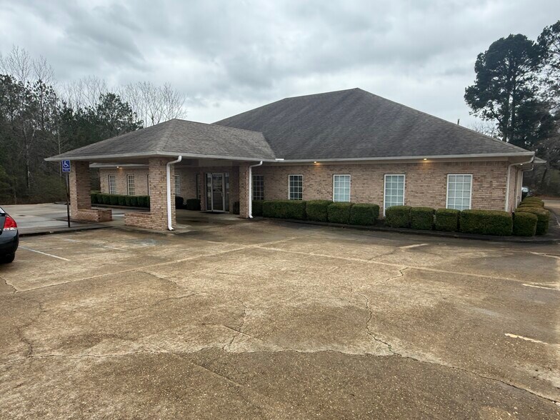 1423 Palmetto Rd, Tupelo, MS à vendre - Photo de l’immeuble – Image 2 sur 15