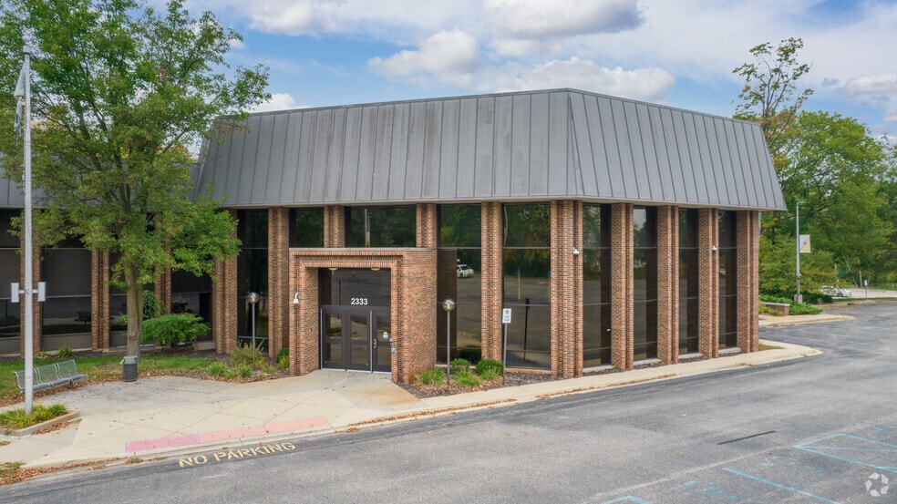 2333 East Beltline Ave SE, Grand Rapids, MI à vendre - Photo de l’immeuble – Image 3 sur 3