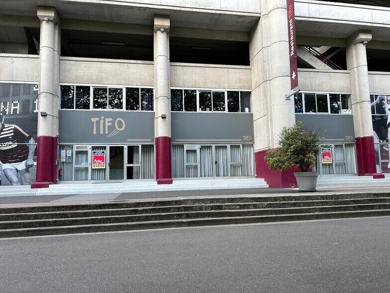 Local commercial dans Longeville-lès-Metz à louer - Photo de l’immeuble – Image 1 sur 13