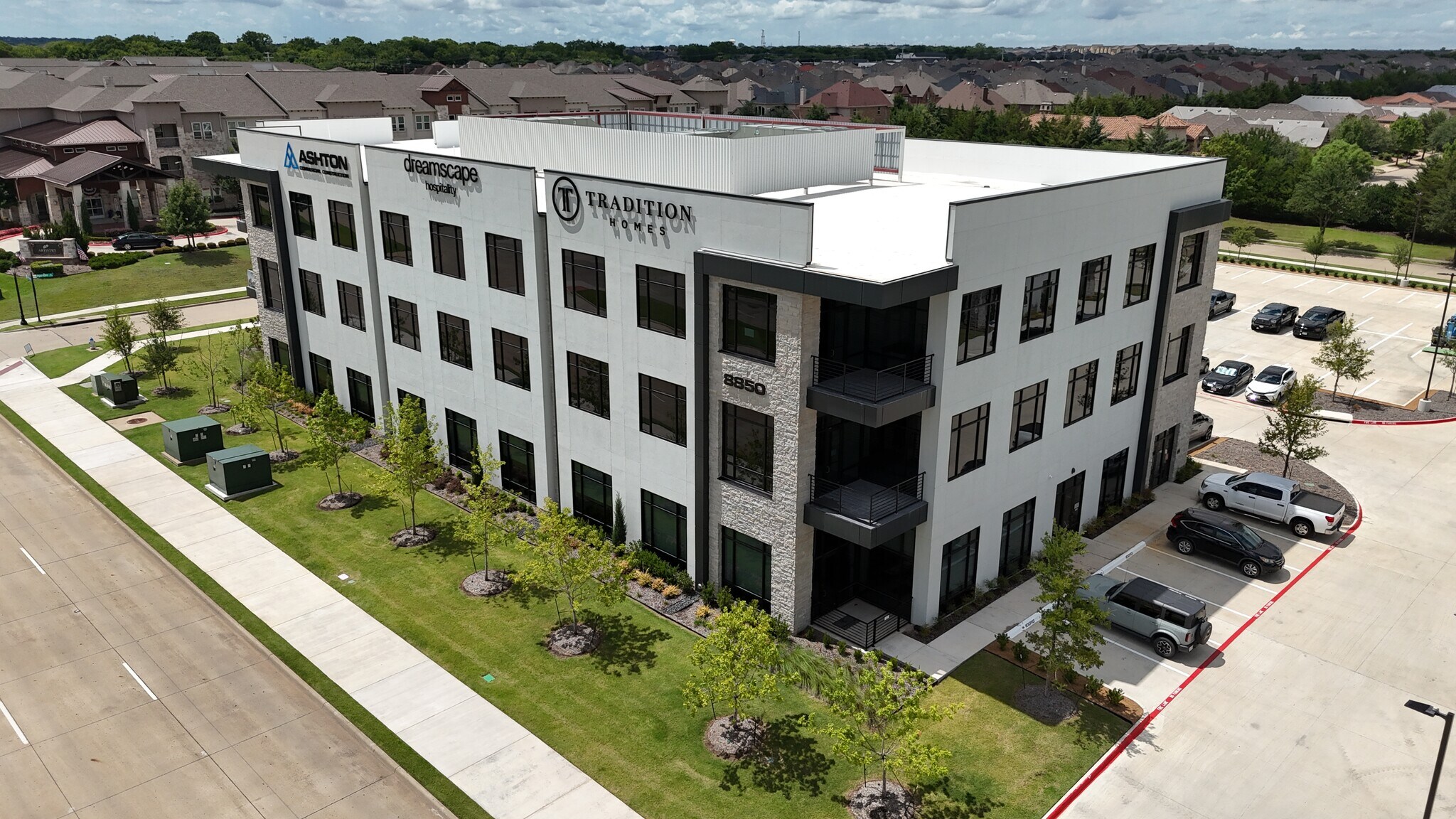 8850 Collin McKinney Parkway, McKinney, TX à louer Photo de l’immeuble– Image 1 sur 61