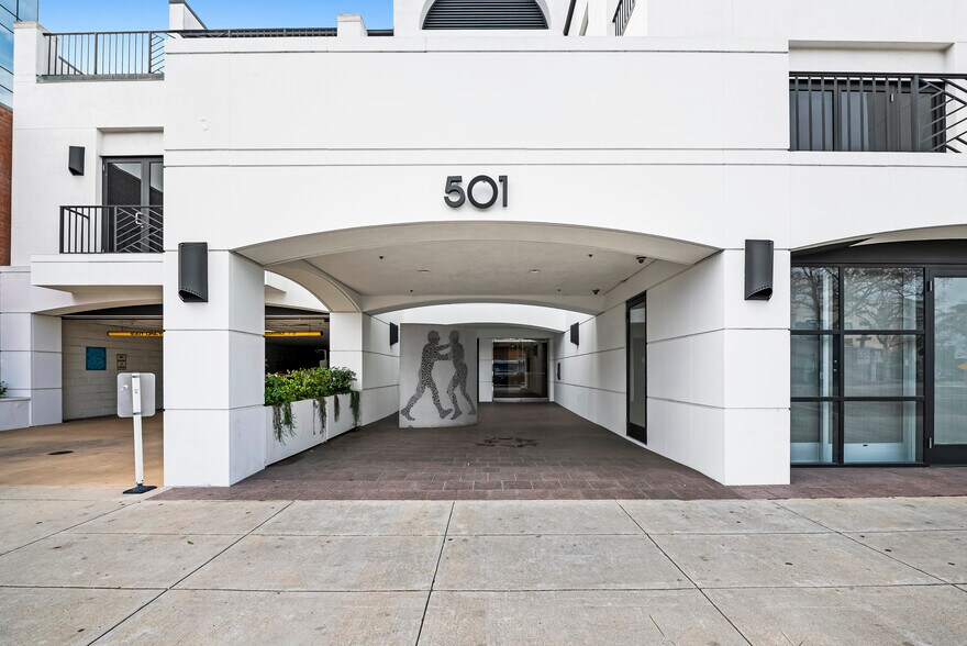 501 S Beverly Dr, Beverly Hills, CA à louer - Photo de l’immeuble – Image 2 sur 9