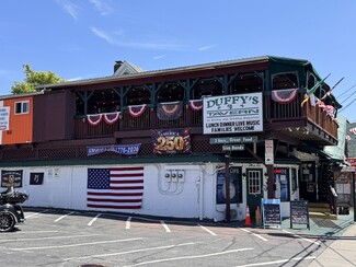 Plus de détails pour Established Restaurant and Tavern – Local commercial à vendre, Lake George, NY