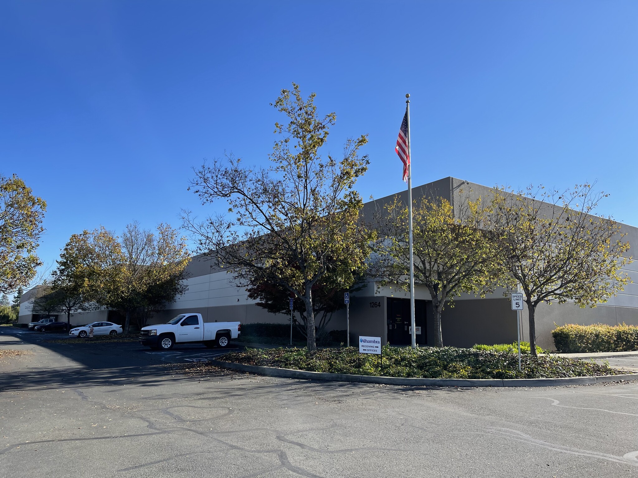 1264 Apollo Way, Santa Rosa, CA à louer Photo intérieure– Image 1 sur 5