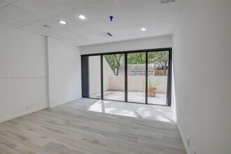 520 Brickell Key Dr, Miami, FL à louer Photo intérieure– Image 1 sur 9