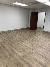 15720 Ventura Blvd, Encino, CA à louer Photo intérieure– Image 1 sur 7