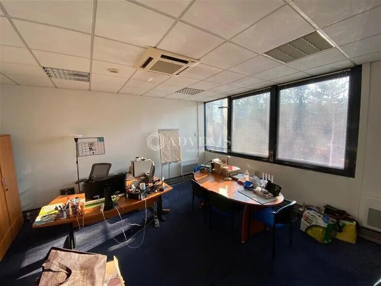 Bureau dans Créteil à louer - Photo de l’immeuble – Image 2 sur 4