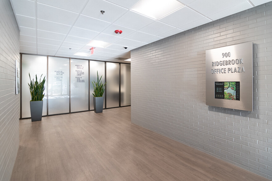 900 Skokie Blvd, Northbrook, IL à louer - Photo de l’immeuble – Image 3 sur 13