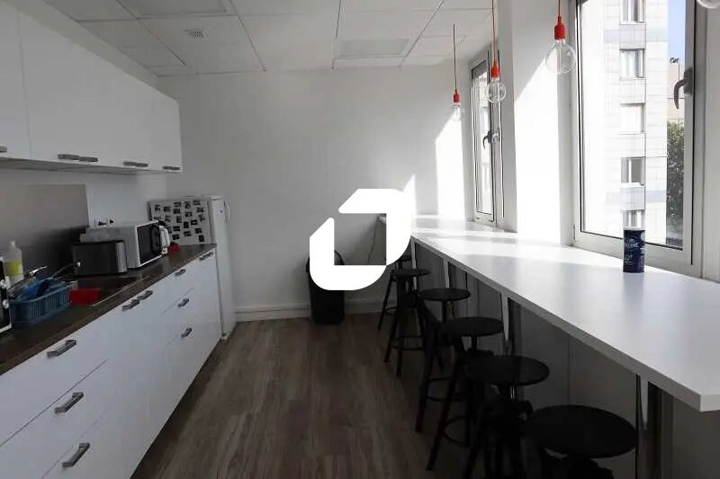 Bureau dans Clichy à vendre - Photo de l’immeuble – Image 1 sur 11