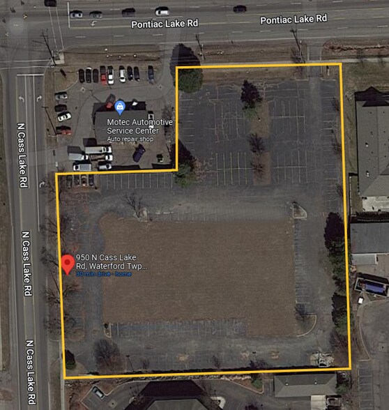 950 N Cass Lake Rd, Waterford, MI à vendre - Photo de l’immeuble – Image 2 sur 3