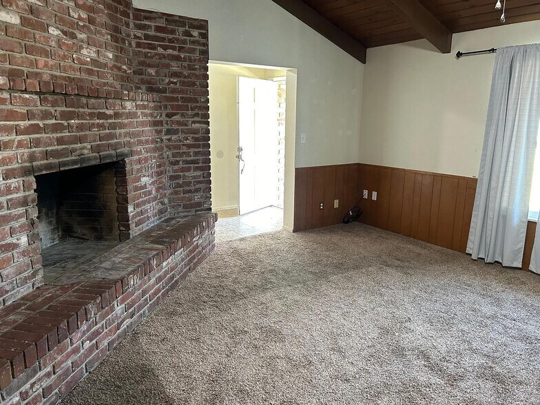 500 E Hawkeye Ave, Turlock, CA à vendre - Photo de l’immeuble – Image 3 sur 14