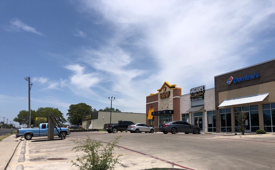 3601 N 19th St, Waco, TX à louer - Photo de l’immeuble – Image 3 sur 3