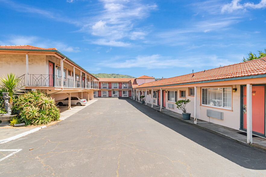 7525 Mission St, Daly City, CA à vendre - Photo de l’immeuble – Image 2 sur 66