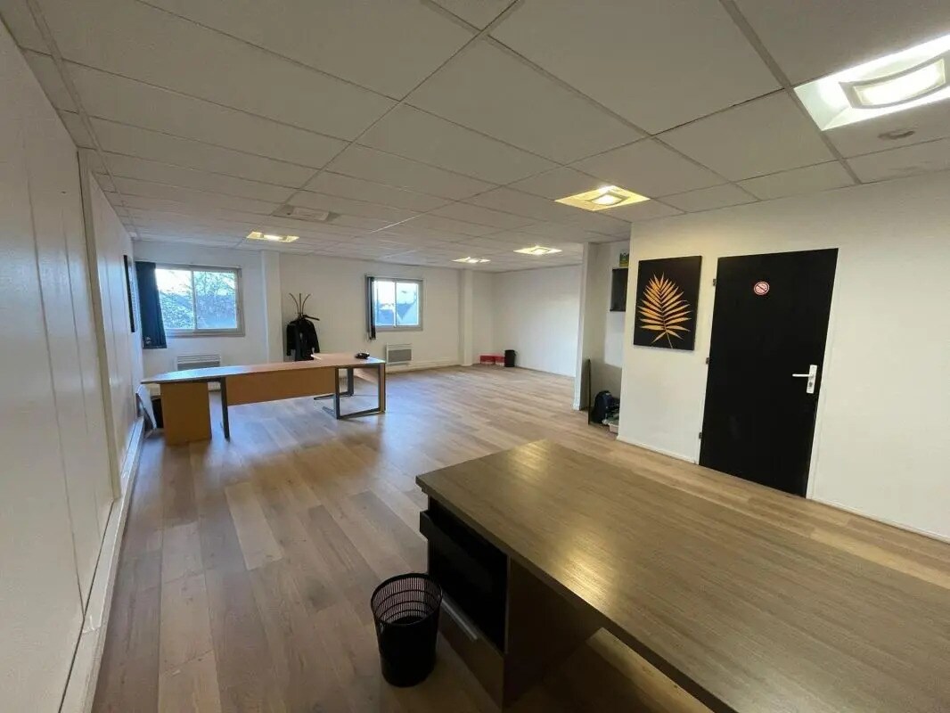 Bureau dans Neuilly-sur-Marne à louer Photo de l’immeuble– Image 1 sur 8