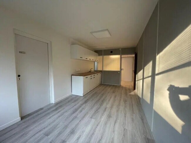 Plus de détails pour Rue Albert Einstein, Champs-sur-Marne - Bureau à louer