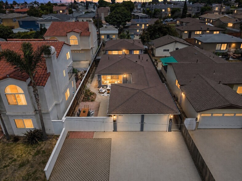 18506 Kingsdale Ave, Redondo Beach, CA à vendre - Photo de l’immeuble – Image 2 sur 38