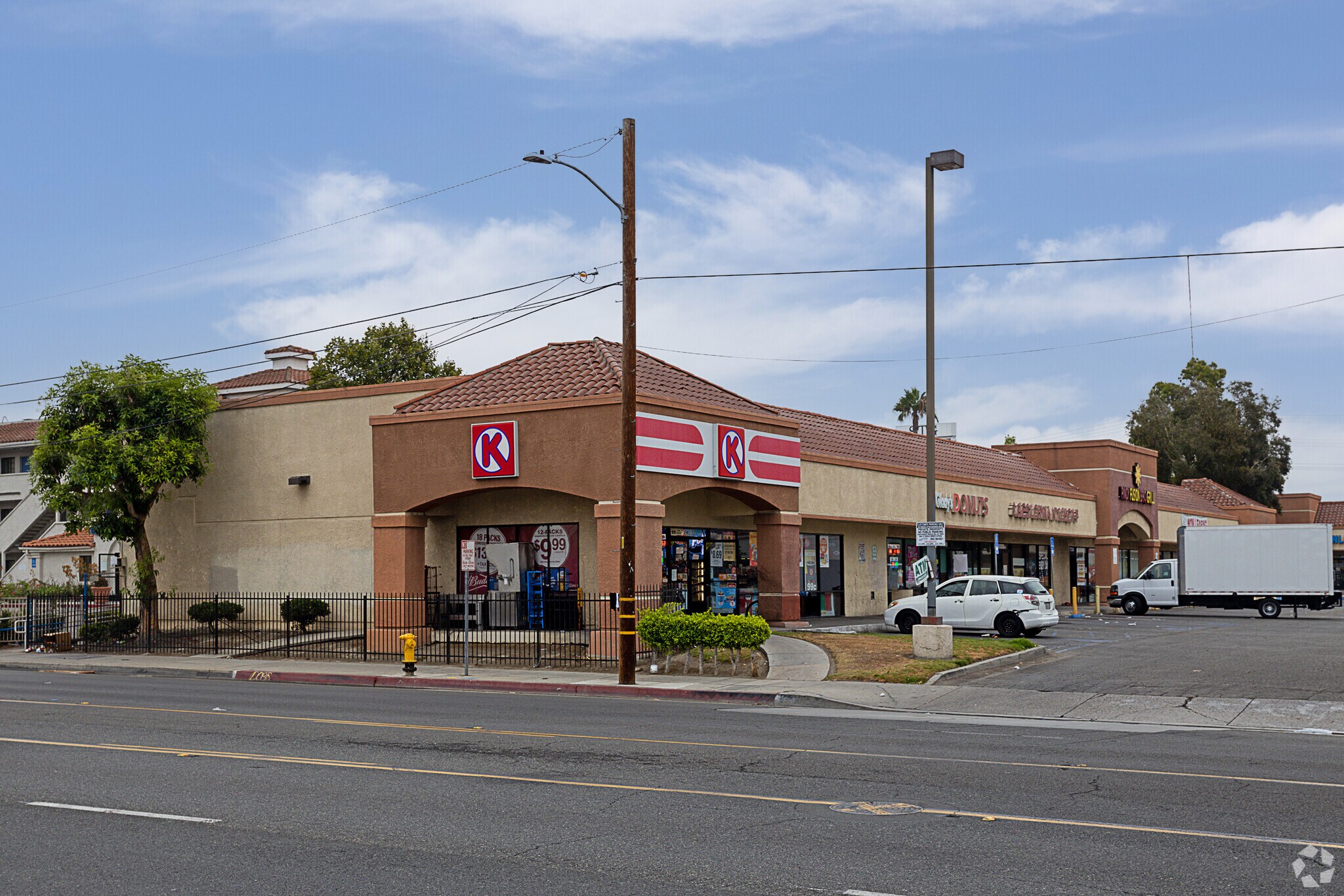 8523-8533 Artesia Blvd, Bellflower, CA à louer Photo de l’immeuble– Image 1 sur 7
