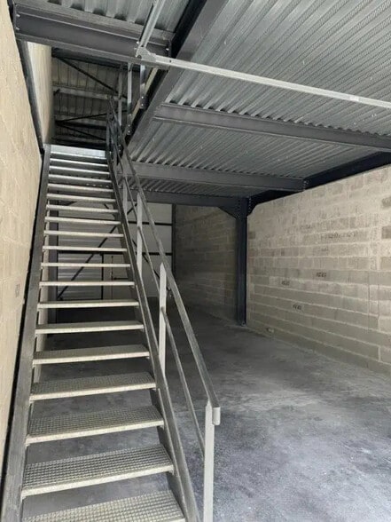 Local d'activités dans Bayonne à vendre - Photo de l’immeuble – Image 3 sur 4