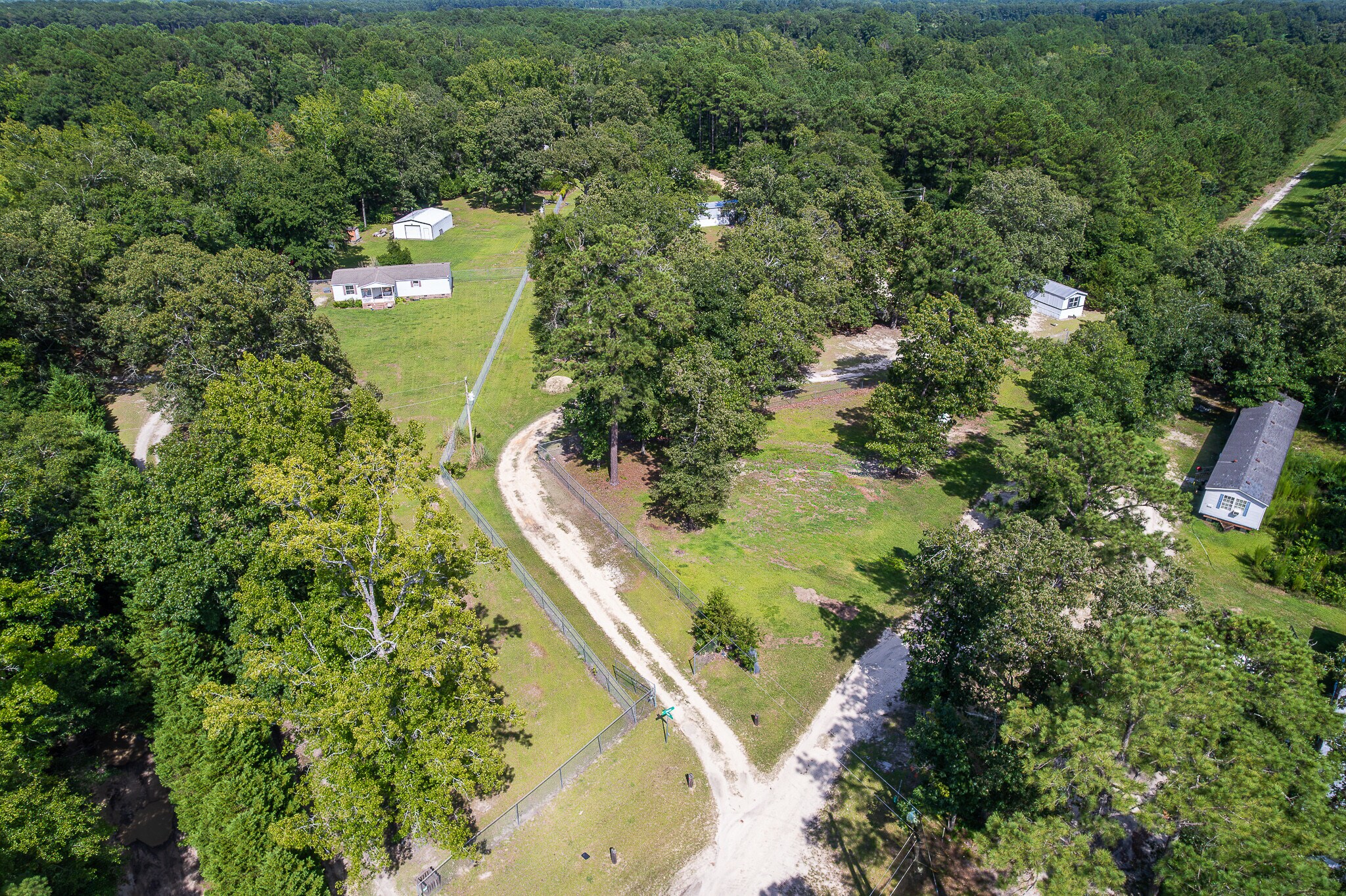 399 Ireland Dr, Lumber Bridge, NC à vendre Photo de l’immeuble– Image 1 sur 26