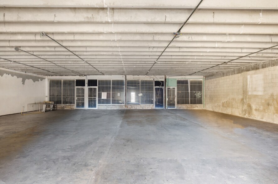 1554 W Flagler St, Miami, FL à louer - Photo de l’immeuble – Image 2 sur 32