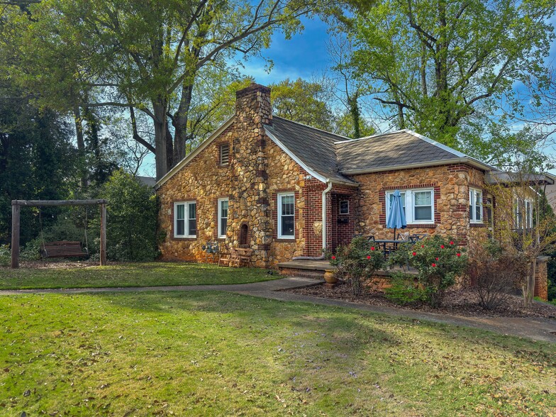 153 Morton Ave, Athens, GA à vendre - Photo de l’immeuble – Image 1 sur 33